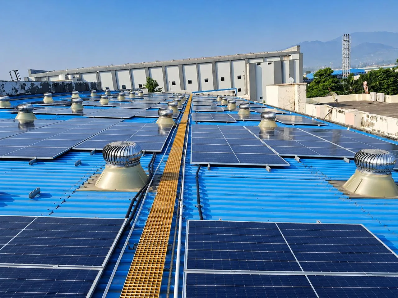600 kW industrial rooftop